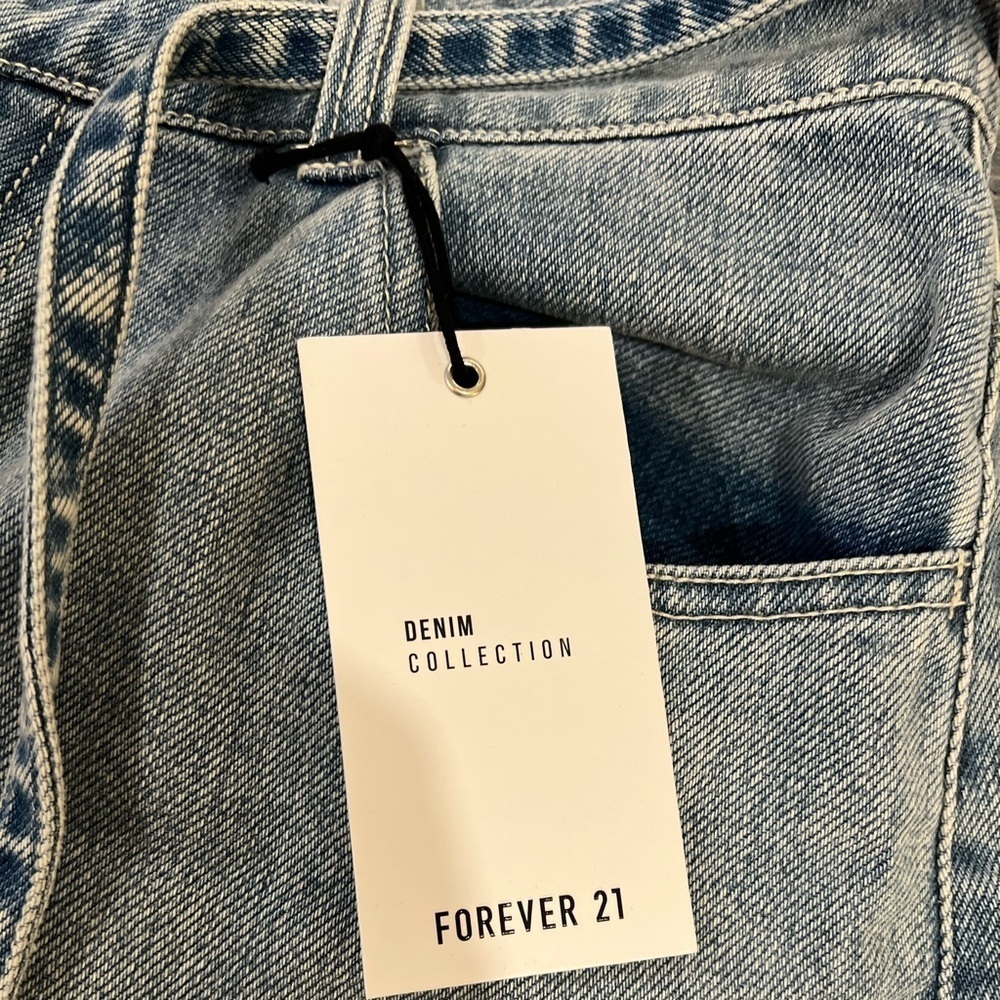 Forever 21 High Waisted Jean Shorts - Light Wash - Picture 8 of 9